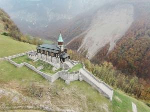 Cerkev Sv. duha v Javorci (Foto Andrej Rutar)